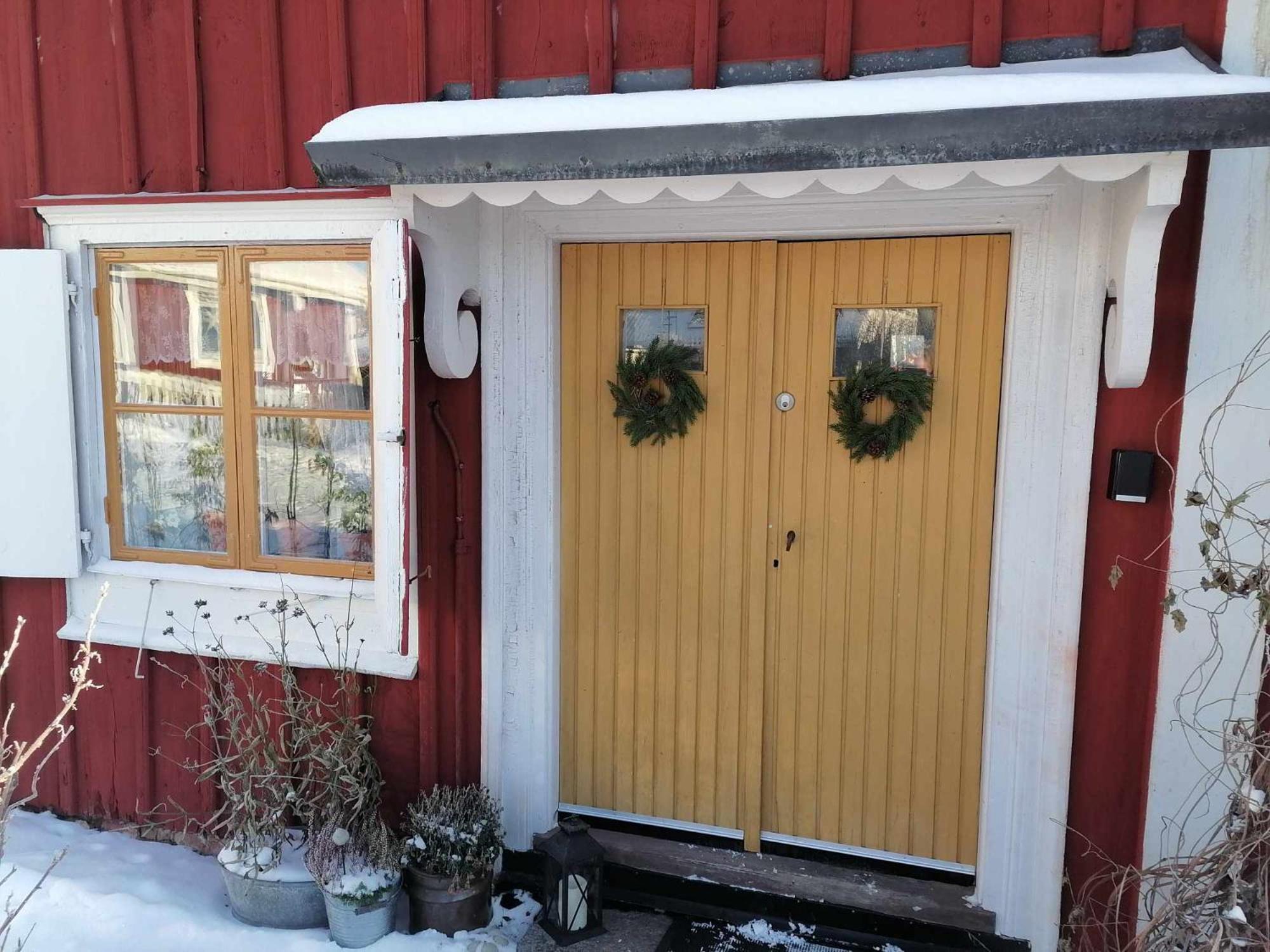 Rustik Stuga Med Lantlig Kaensla Naera Oerebro City Luaran gambar